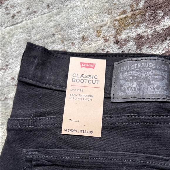 Levi's Classic Black Bootcut Jeans - Picture 2 of 6